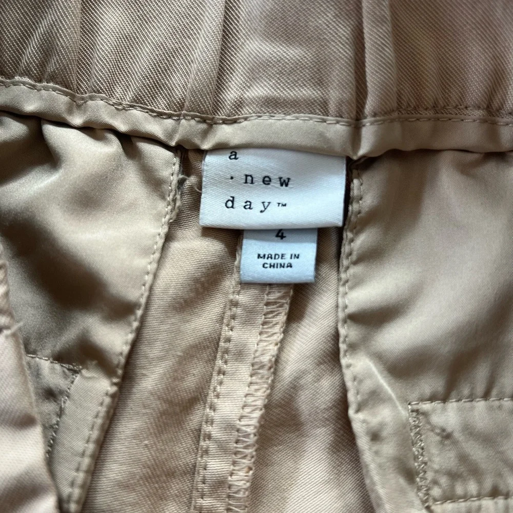 A New Day Tan Ankle Cargo Pants Women’s 4 Elastic Waist Multi Pockets Office